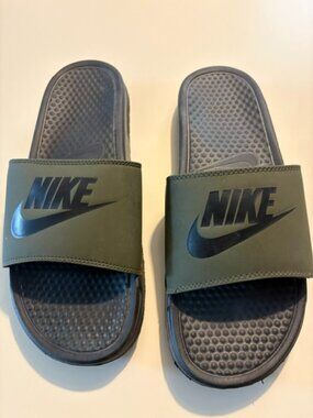 NIKE Slides BENASSI JDI MEN'S CARGO KHAKI(Olive Gr/ BLACK 343880-302 Size us 12